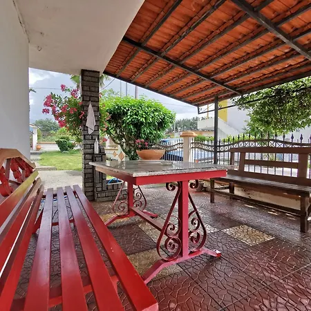 Olympia Project / χώρος διαμονής στην αλμωπία Exaplatanos